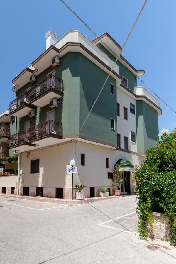 Hotel Riviera Trani Esterno foto