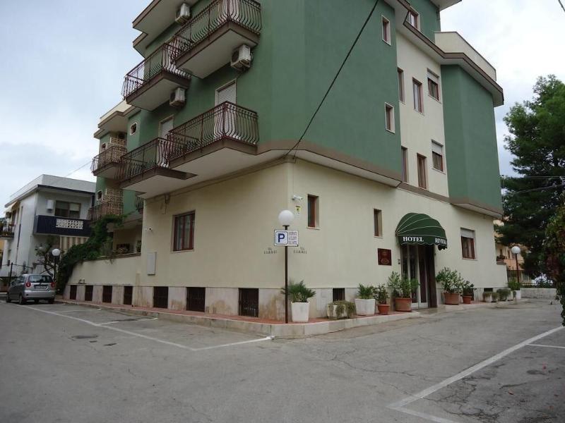 Hotel Riviera Trani Esterno foto