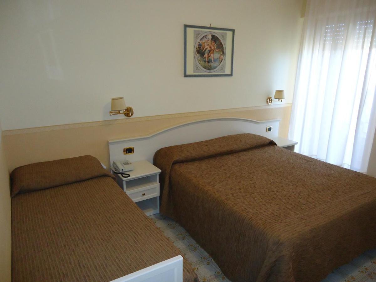 Hotel Riviera Trani Camera foto